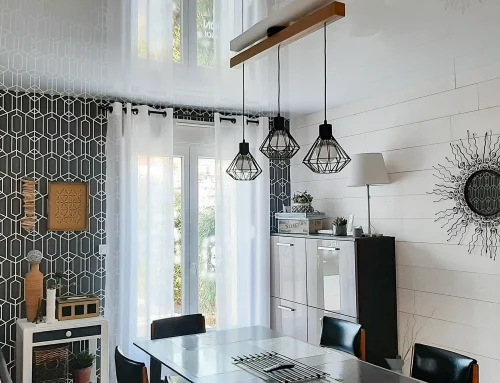 Salle à manger –blanc laqué avec luminaire suspendu
