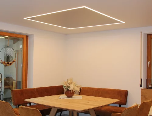 Essbereich weiß seidenmatt mit Lichtleiste