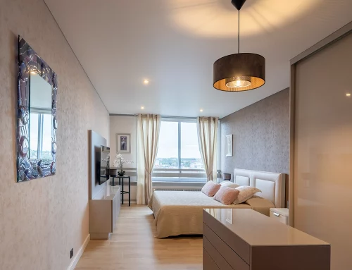 Schlafzimmer mit Lampe