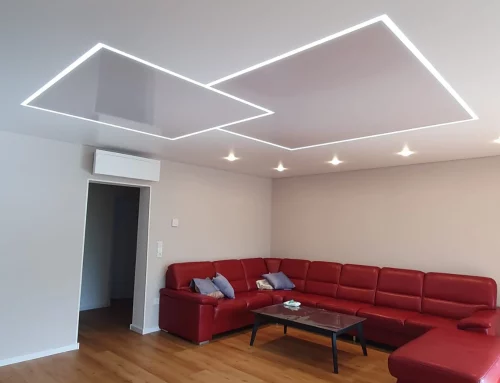 Wohnzimmer weiß mit Designelementen
